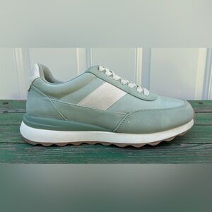 DV Dolce Vita Zabble Womens Green Retro Running Jogger Sneakers Sz 7 Memory Foam